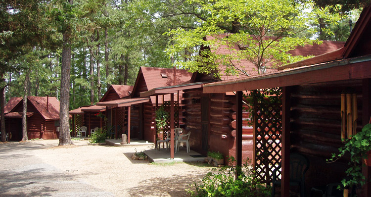 Tall Pines Inn